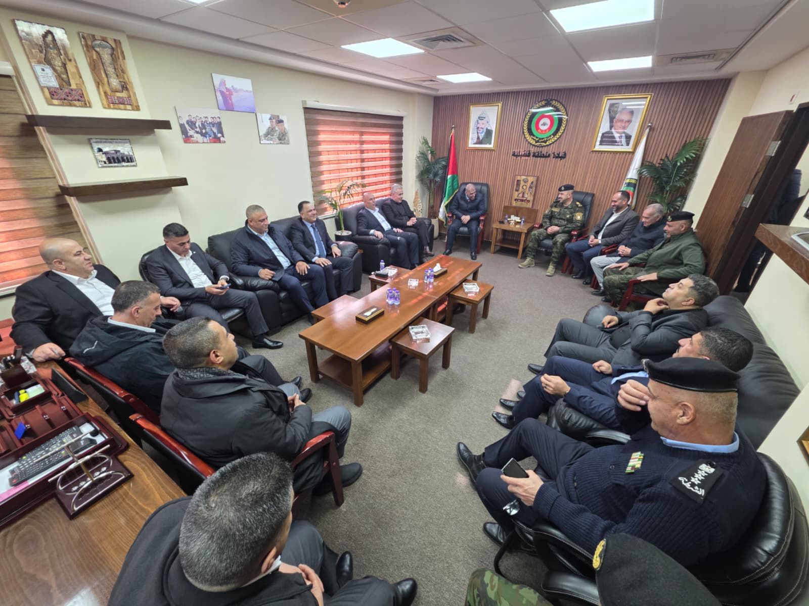 اللواء العبد إبراهيم خليل يستقبل قادة ومدراء الأجهزة الأمنية في مقر قيادة منطقة قلقيلية