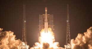 الصين تطلق قمرين اصطناعيين جديدين إلى الفضاء