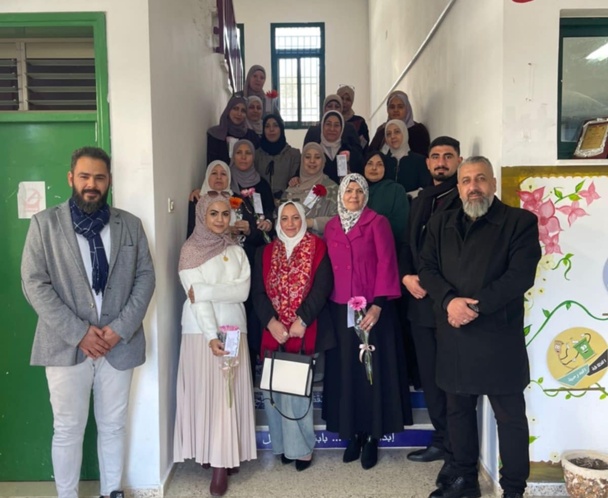 النضال الشعبي تكرم معلمات مدرسة ديراستيا الثانوية للبنات في يوم المعلم الفلسطيني