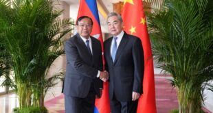 وزير الخارجية الصيني: الصين ستقدم مساعدات إنسانية إلى كمبوديا لتسكين النازحين على الحدود