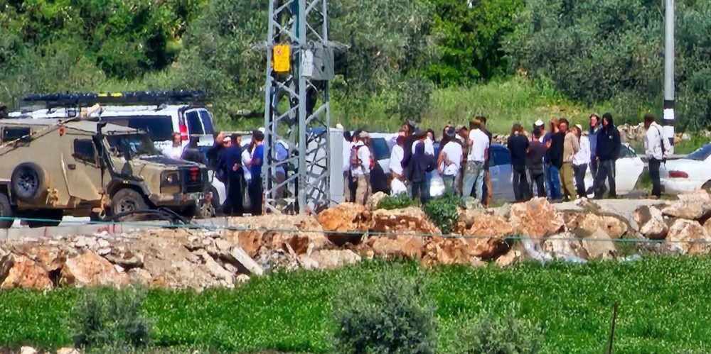 مستوطنون يقتحمون ترمسعيا شمال رام الله ويعتدون على ممتلكات المواطنين