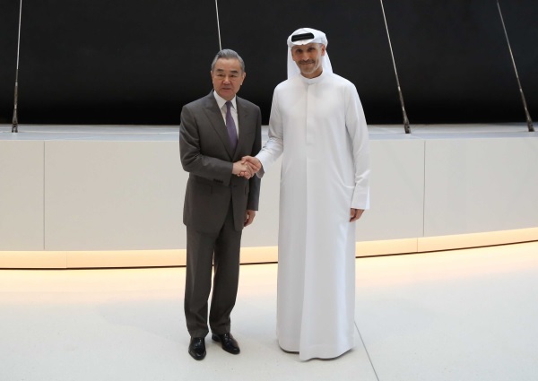 وزير الخارجية: الصين مستعدة لتعزيز الثقة الاستراتيجية المتبادلة ودفع التعاون مع الإمارات