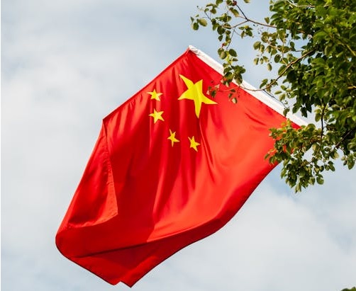 تسليم أول منصة بحرية لاستعادة الصواريخ باستخدام نظام شبكي في الصين