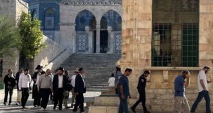 مستوطنون يقتحمون باحات المسجد الأقصى