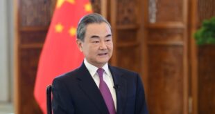 وانغ يي يتلقى مقابلة صحفية مع وسائل الإعلام الصينية بعد زيارته للدول العربية الثلاث