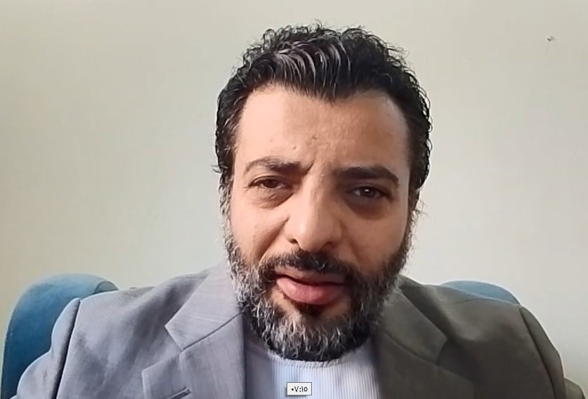 المثقف والمفكر محمد نبيل كبها يباشر ممارسة نشاطه الصحفي في مجلة نور الثقافية اليمنية