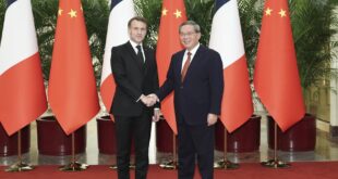 رئيس مجلس الدولة الصيني لي تشيانغ يلتقي الرئيس الفرنسي