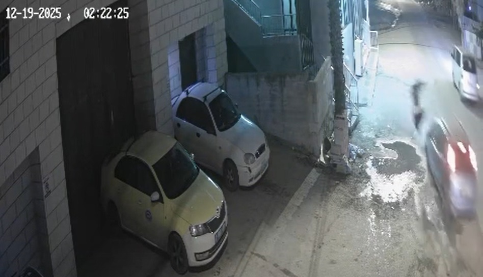 مستوطن يدعس شابا شرق نابلس