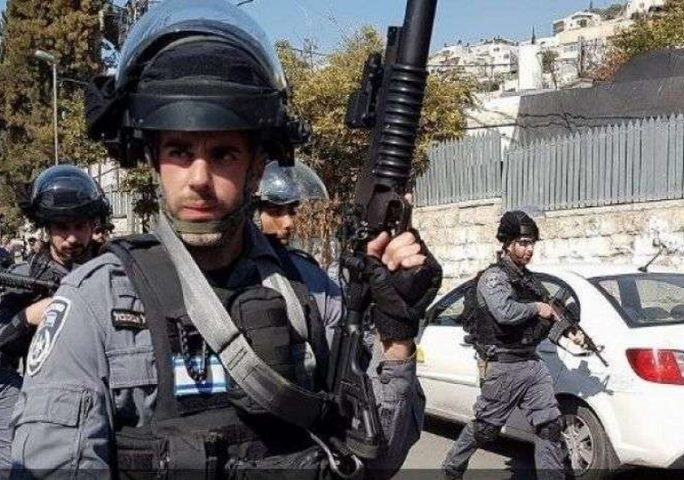 الاحتلال يقتحم سلوان والعيسوية وينصب حواجز