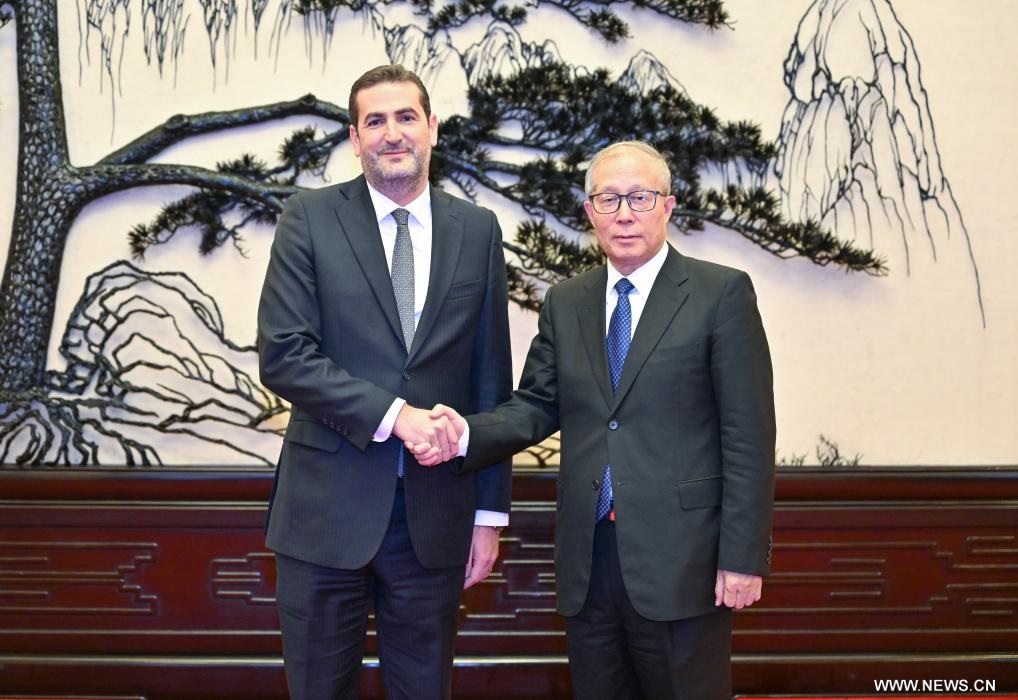 مشرع صيني بارز يلتقي وفدا من الحزب الديمقراطي الاجتماعي البرتغالي