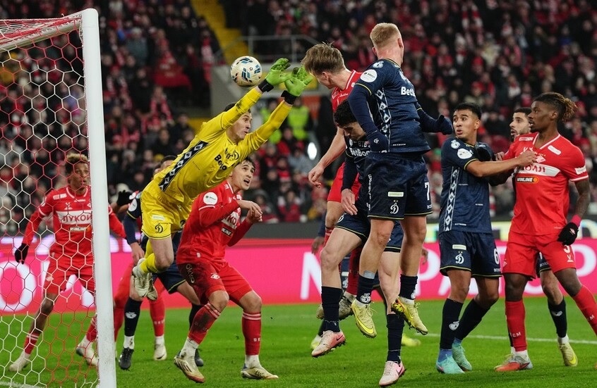 سبارتاك ودينامو يفترقان على الود في "ديربي" موسكو