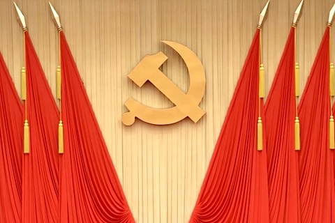 اللجنة المركزية للحزب الشيوعي الصيني تعقد ندوة لالتماس المشورة بشأن العمل الاقتصادي