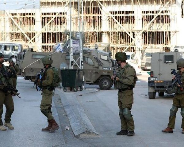 الاحتلال يعتقل مواطنين من بلدة بروقين غرب سلفيت