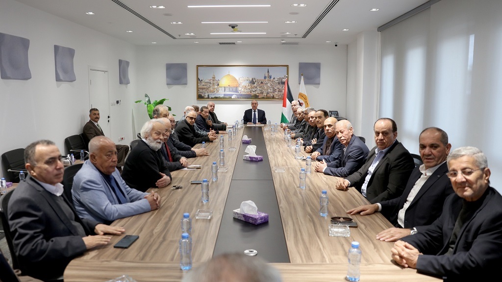 حسين الشيخ يستقبل وفدا من المتقاعدين العسكريين ويثمّن تضحياتهم في بناء مؤسسات الدولة