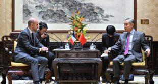 وزير الخارجية الصيني يلتقي وزير الخارجية الفرنسي