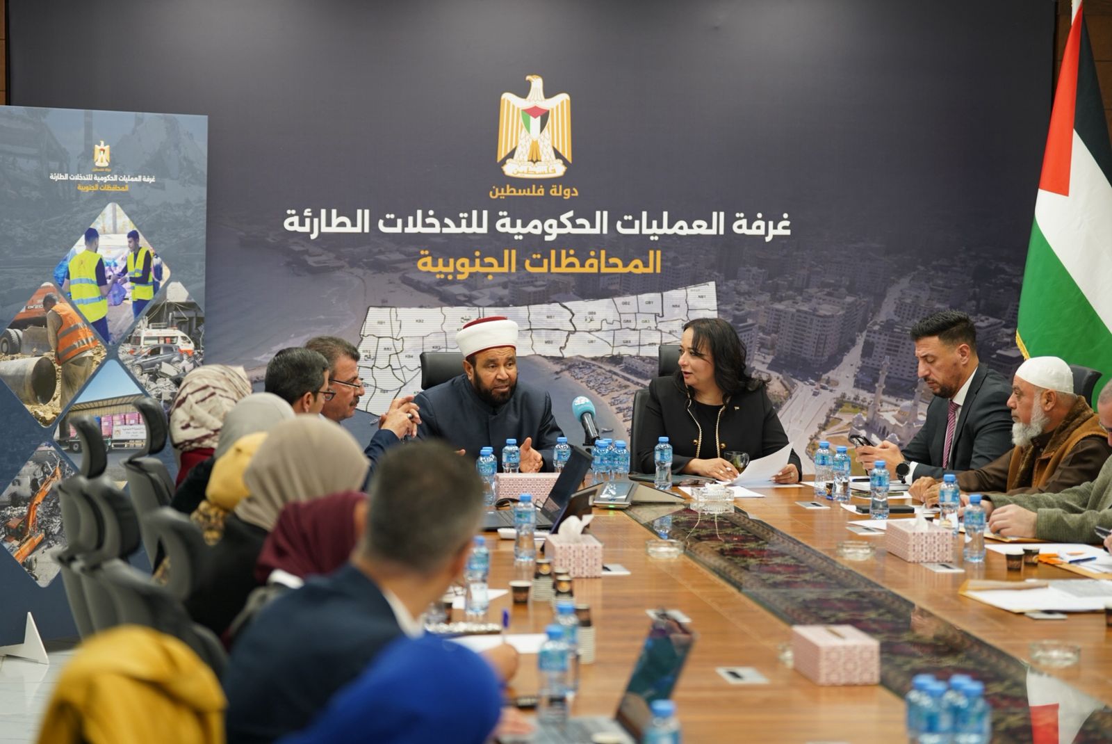غرفة العمليات الحكومية تستعرض خطة الإغاثة والتعافي لوزارة الأوقاف والشؤون الدينية في غزة