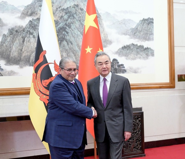 وزير الخارجية الصيني: الصين تعتزم العمل مع الآسيان على مواءمة استراتيجيات التنمية ومقاومة التنمر أحادي الجانب