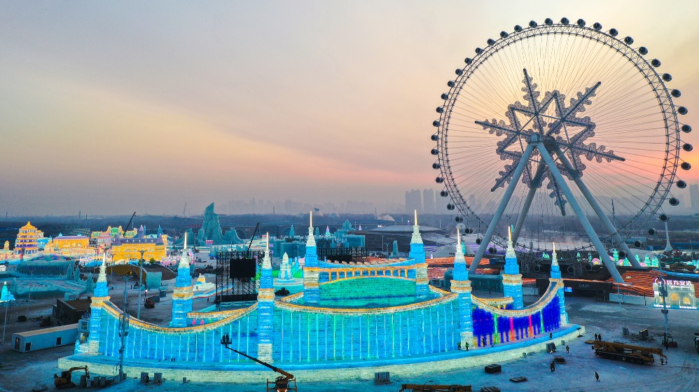 افتتاح أكبر حديقة للجليد والثلج في العالم شمال شرقي الصين