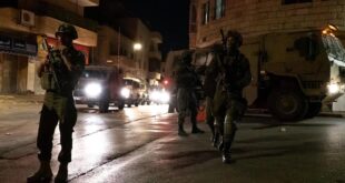 الاحتلال يعتقل مواطنين من الخليل بعد توقيفهما قرب حوسان