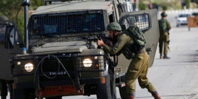 قوات الاحتلال تعتقل 8 مواطنين ومستعمرون يحرقون منزلا ومركبتين في بيت لحم
