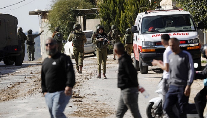 الاحتلال يعتقل 4 مواطنين من بيت سيرا ودير ابزيع غرب رام الله