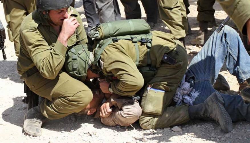 الاحتلال يعتدي على عائلة خلال اقتحام المغير شرق رام الله