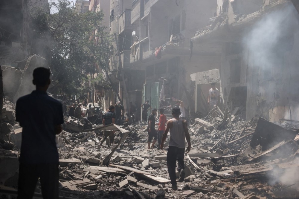 شهيد ومصابون برصاص وانفجار من مخلفات الاحتلال في غزة