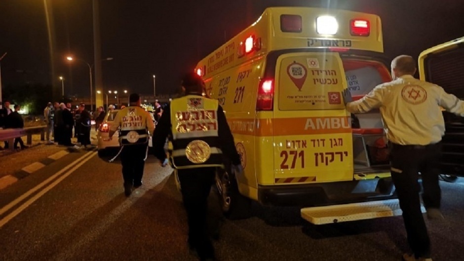 إصابة شابين أحدهما جروحه خطيرة بجريمة إطلاق نار في الطيرة داخل أراضي الـ48