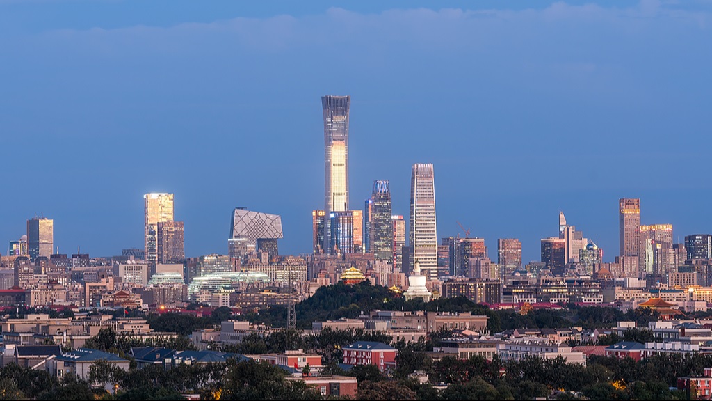 بكين تعطي الأولوية لبناء سوق داخلية قوية وتعزيز نمط جديد من التنمية في عام 2026