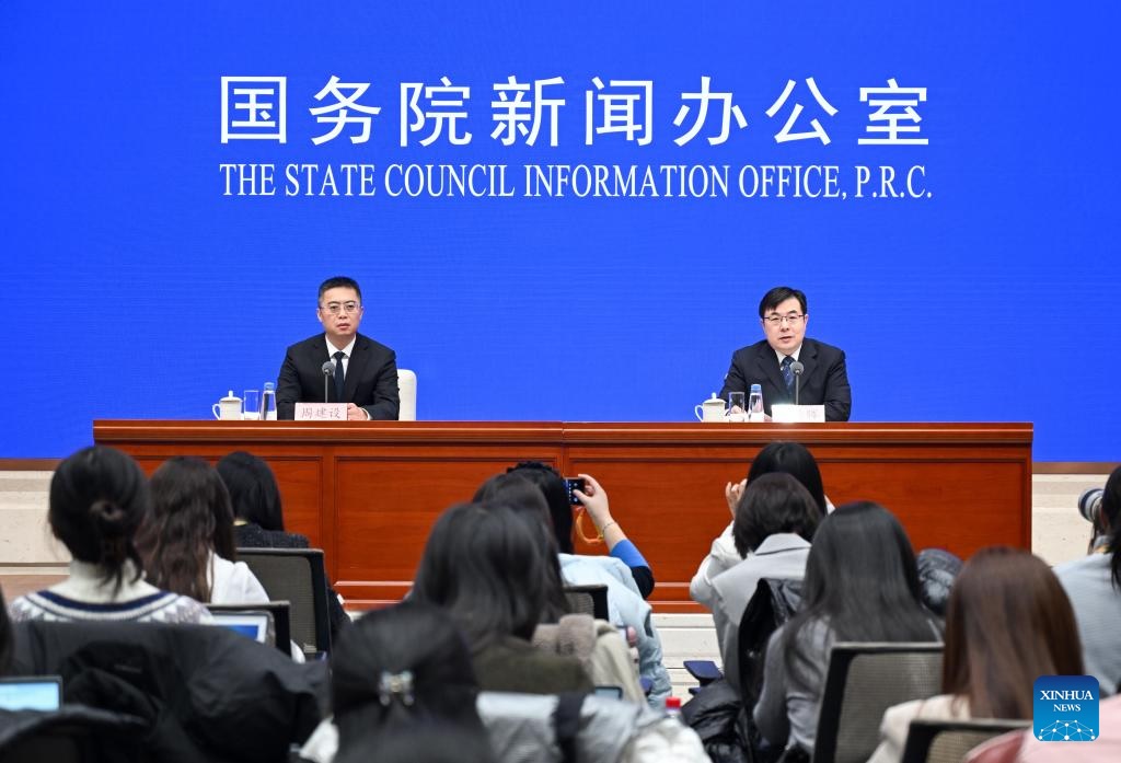 الاقتصاد الصيني على أعتاب تحقيق هدف النمو السنوي بفضل الزخم المستقر في نوفمبر