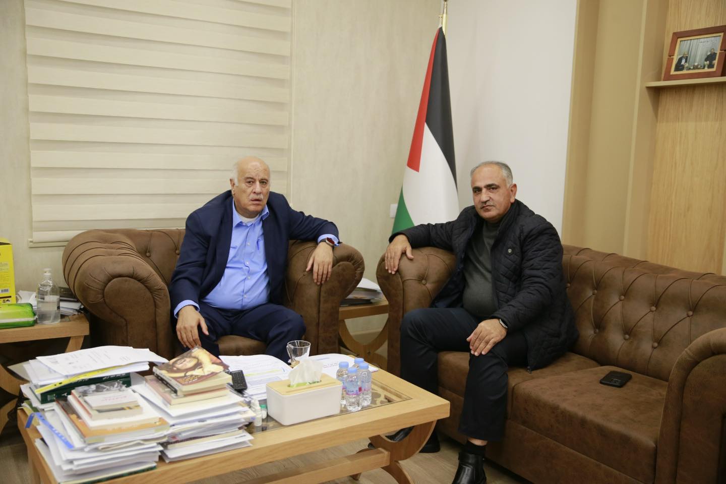 الفريق جبريل الرجوب يتسلم التقرير العام لتقييم وتطوير الاتحادات الرياضية الفلسطينية