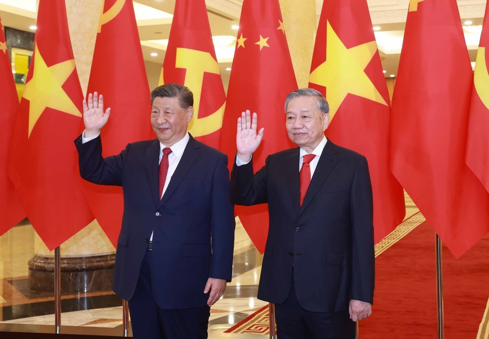 رئيس الصين شي جين بينغ يجري محادثات هاتفية مع الأمين العام للجنة المركزية للحزب الشيوعي الفيتنامي تو لام