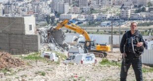 قوات الاحتلال تهدم جدارا استناديا في بيت جالا غرب بيت لحم