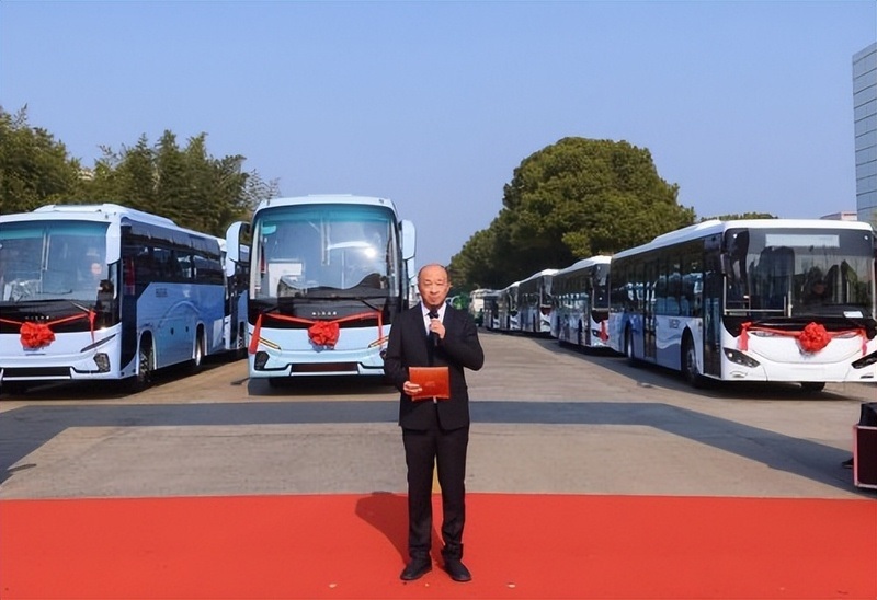 الصين تصدر 3 آلاف حافلة متطورة إلى الجزائر
