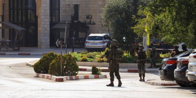 11 إصابة منها 5 بالرصاص الحي عقب اقتحام قوات الاحتلال جامعة بيرزيت