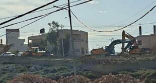 جرافات الاحتلال تهدم منزلين في منطقة التعاون العلوي في نابلس