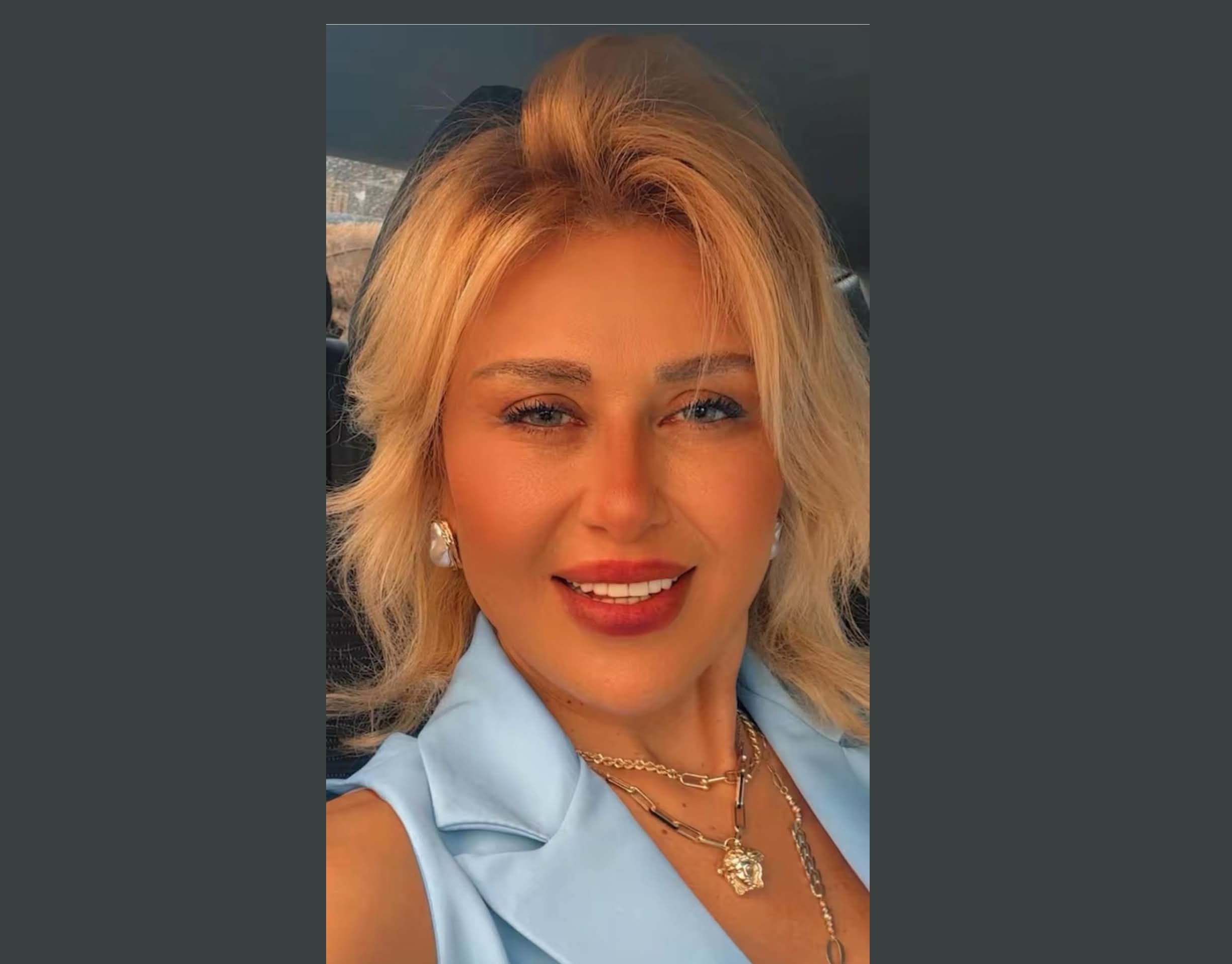 أنت الآنَ في هذه اللحظاتِ ترسمُني