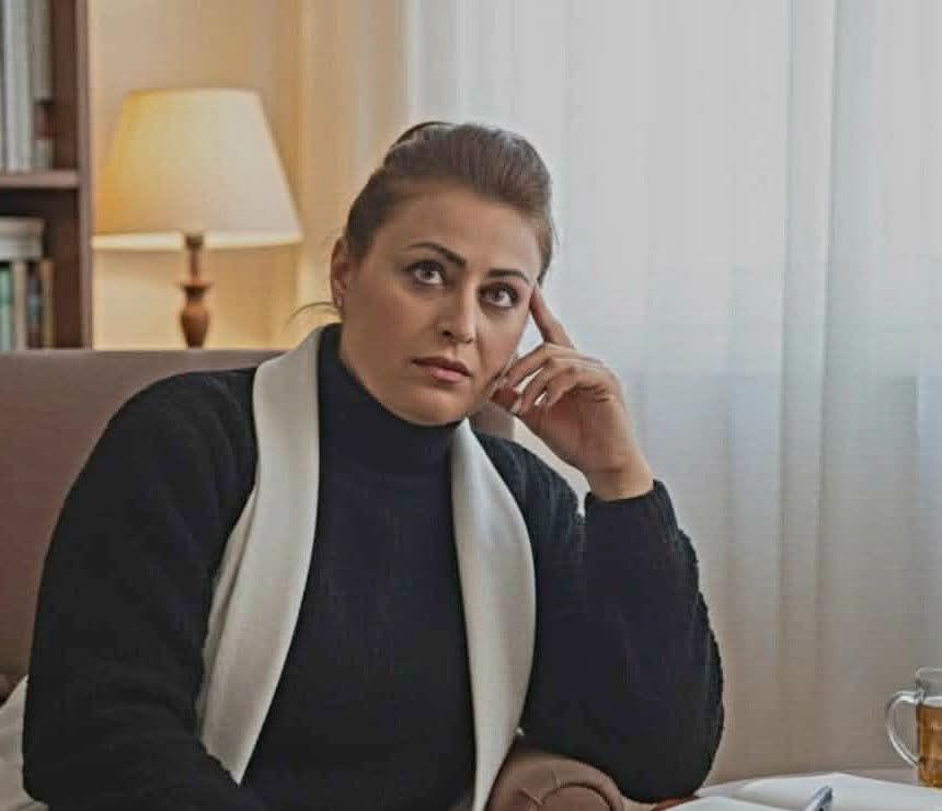 مدين لكِ ، بوردةٍ… وجرح