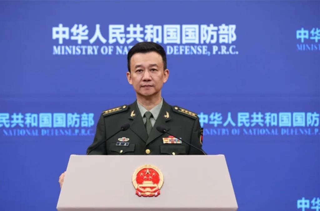 متحدث : الجيش الصيني يطرد طائرة فلبينية متسللة من المجال الجوي الإقليمي فوق هوانغيان داو