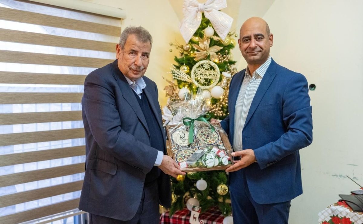 خوري يزور جمعية الكتاب المقدس في بيت لحم ويؤكد تعزيز التعاون لتثبيت الوجود المسيحي في فلسطين