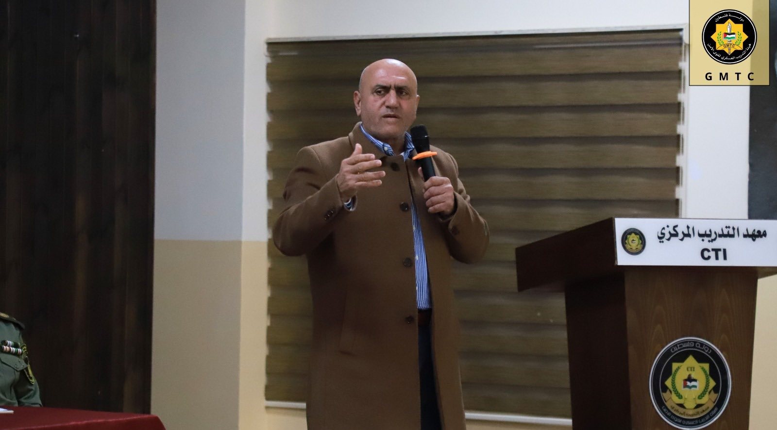 عضو المجلس الثوري اللواء أكرم رجوب يقدّم محاضرة حول العمل الجماهيري ودوره في التغيير السياسي والاجتماعي