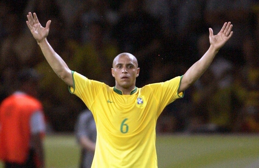 روبرتو كارلوس يصدر بيانا بعد أنباء تعرضه لنوبة قلبية