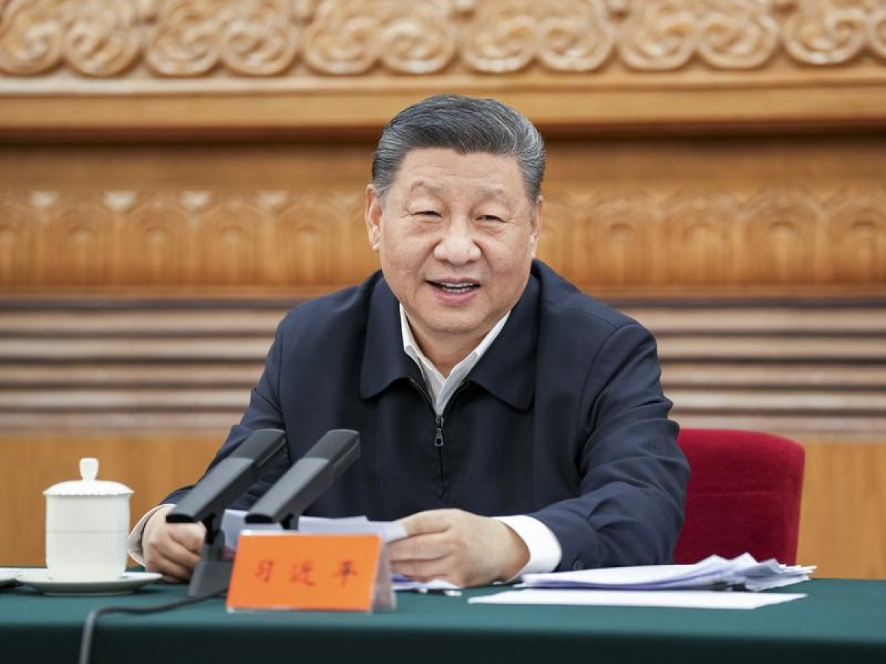 شي جين بينغ يترأس اجتماعا لقيادة الحزب الشيوعي الصيني لمراجعة تقرير بشأن أعمال مؤسسات الدولة وأمانة اللجنة المركزية للحزب