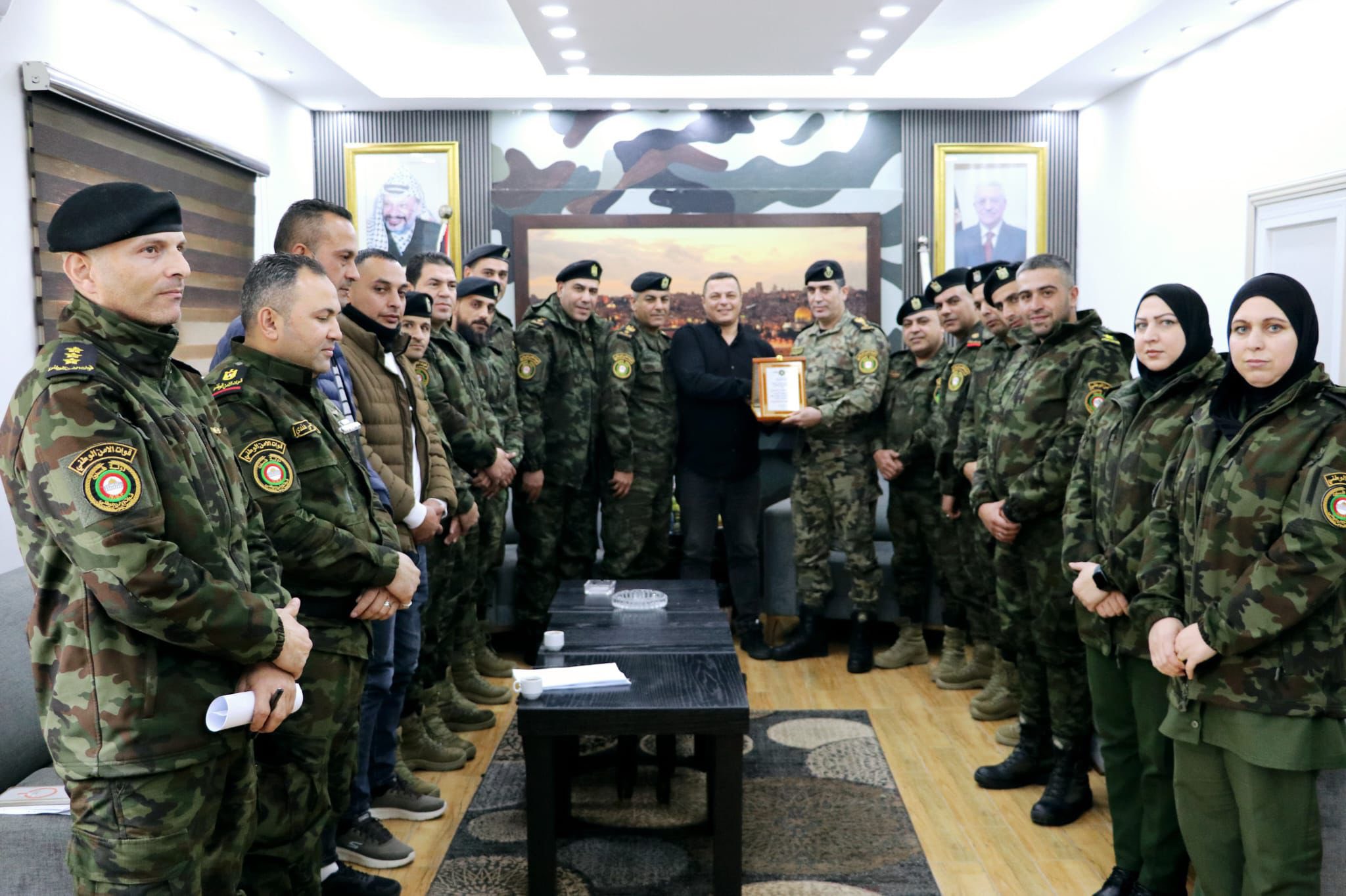 الامن الوطني في سلفيت يكرم المقدم محمد عدوان بمناسبة انتهاء مهامه