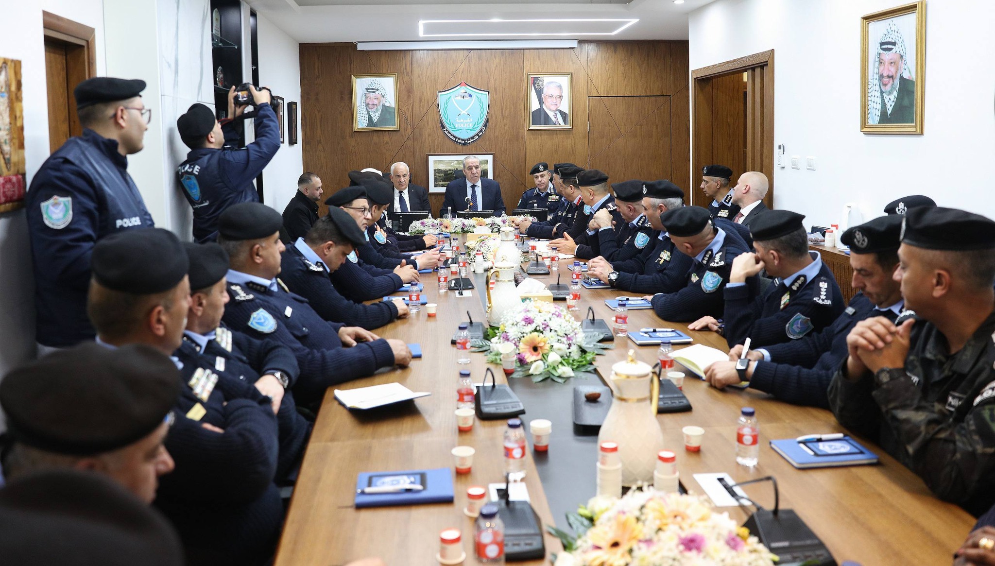 نائب الرئيس حسين الشيخ يزور القيادة العامة للشرطة الفلسطينية