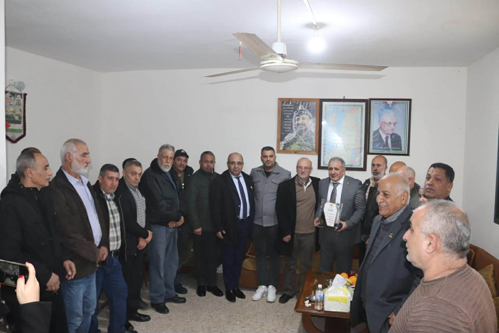 السفير الاسعد يزور مخيم برج الشمالي ويلتقي اللجنة الشعبية