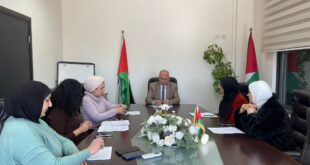 ​وزير الثقافة يلتقي جمعية سيدات الخليل الخيرية ويبحث معهم دعم حرفتي النفخ في الزجاج والسيراميك