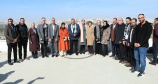 بعد اعتداء الاحتلال.. محافظ الخليل يزور مدرسة أسامة بن منقذ ويشدد على حماية التعليم