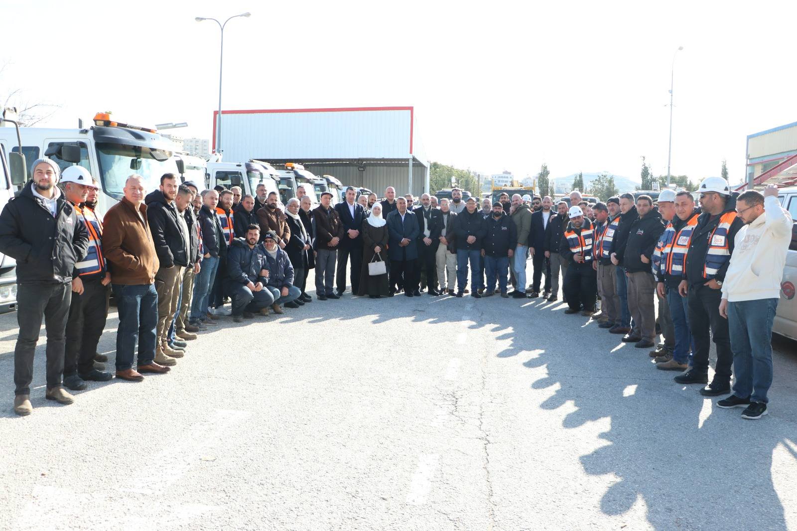 محافظ الخليل خالد دودين يزور كهرباء الخليل ويشيد بجهود طواقمها الاستثنائية رغم تهديدات الاحتلال