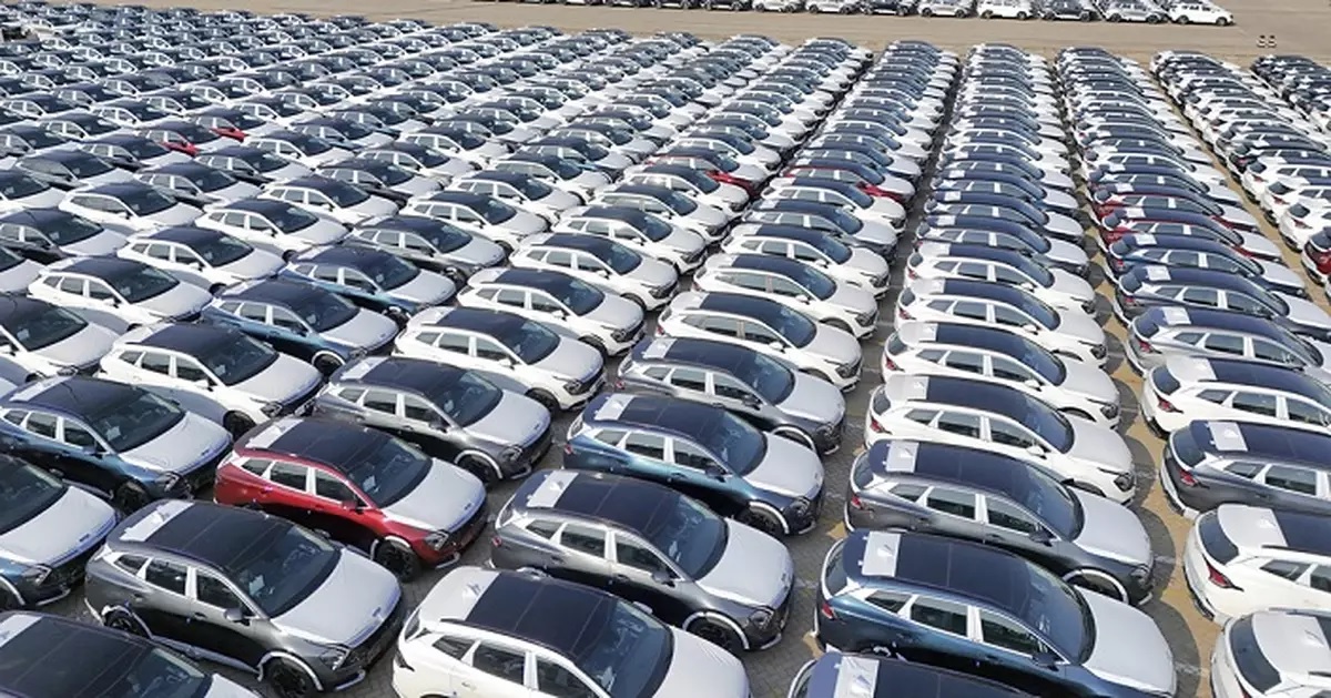 الصين تسجل مستوى قياسيا في كل من إنتاج السيارات ومبيعاتها عام 2025